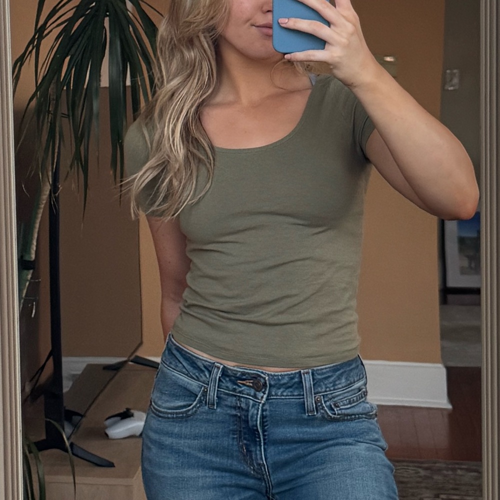 Aeropostale Olive Short Sleeve Tee